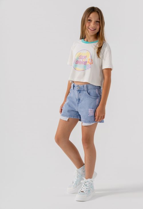 Short lavado claro y tiro medio para niñas