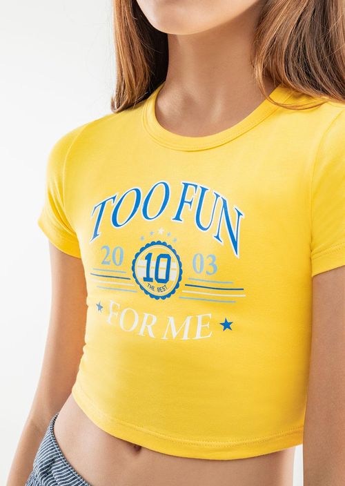 Camiseta amarilla, manga corta y estampada para niñas