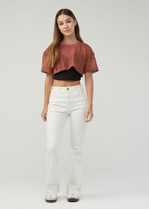 Pantalon tejano color marfil para adolescentes.