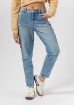 JEAN-MOM-30077222-MEDIO_2