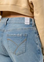 JEAN-MOM-30077222-MEDIO_4