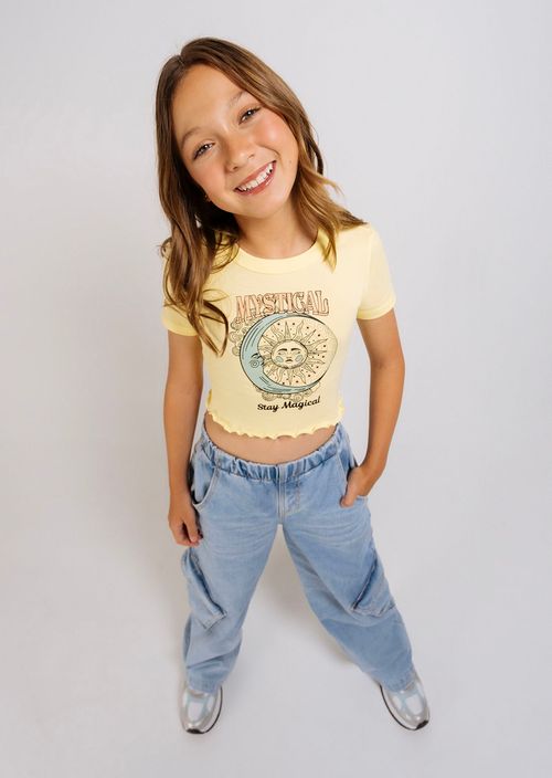 Camiseta amarillo pastel estampada para niñas