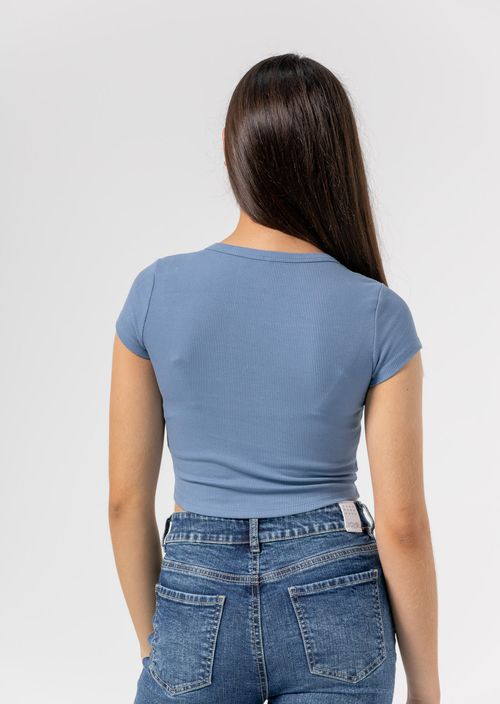 Camiseta azul hortensia con broches para adolescentes
