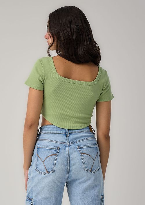 Camiseta verde manzana con cortes para adolescentes