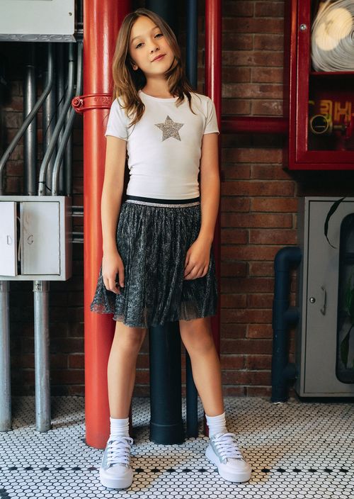 Conjunto negro camiseta y falda para niñas