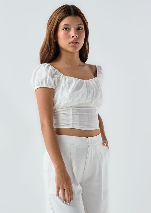 Blusa marfil escoté tipo corazón para jóvenes