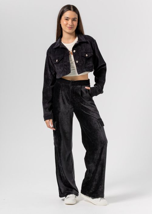Pantalón negro con bota ancha para jóvenes