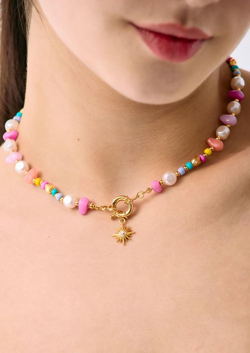 Collar con mostacillas para jóvenes