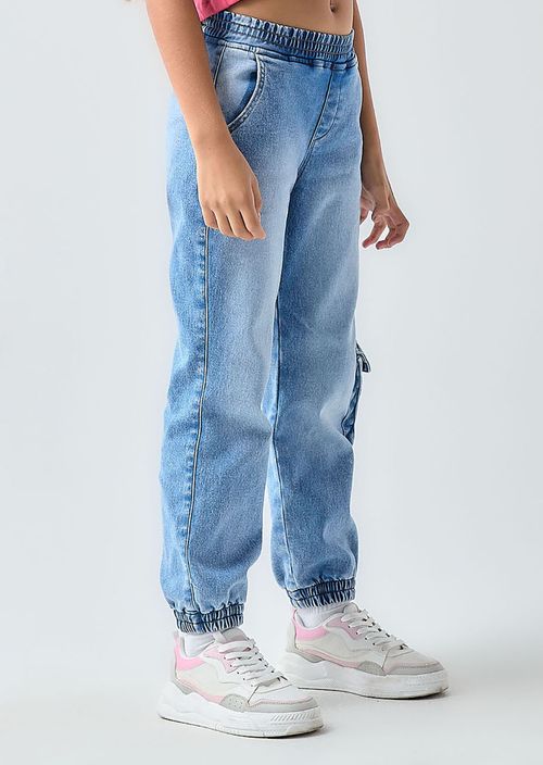 Jogger medio en denim para niñas