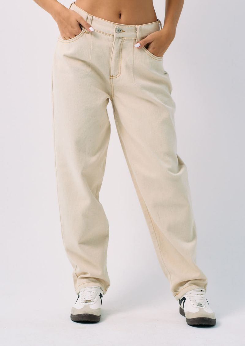 JEAN-MOM-33004247-MARFIL_3