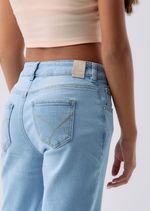 JEAN-RETROMOM-35009191-CLARO_5