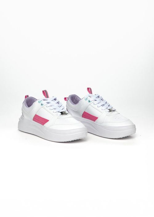 Tenis blancos con cortes para niñas