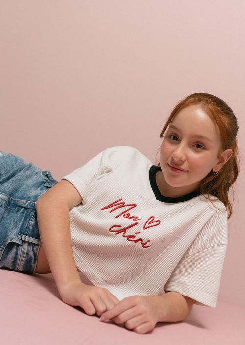 Camiseta marfil con bordado para adolescentes