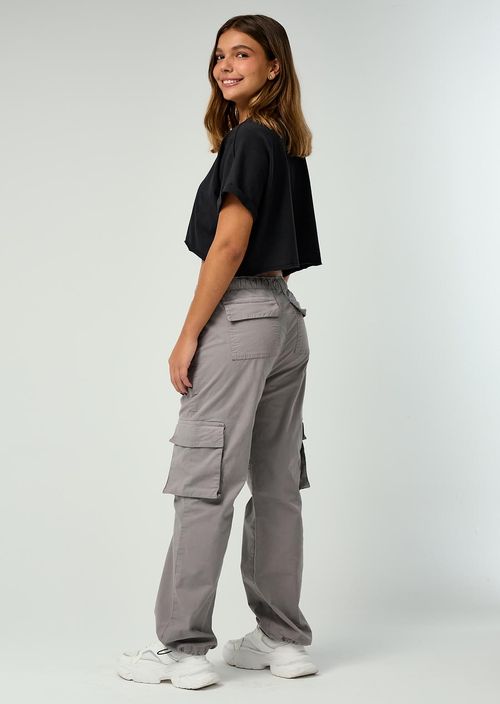 Pantalón gris tipo jogger para jóvenes