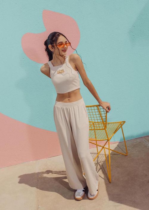 Pantalón arena con pretina recogida para jóvenes